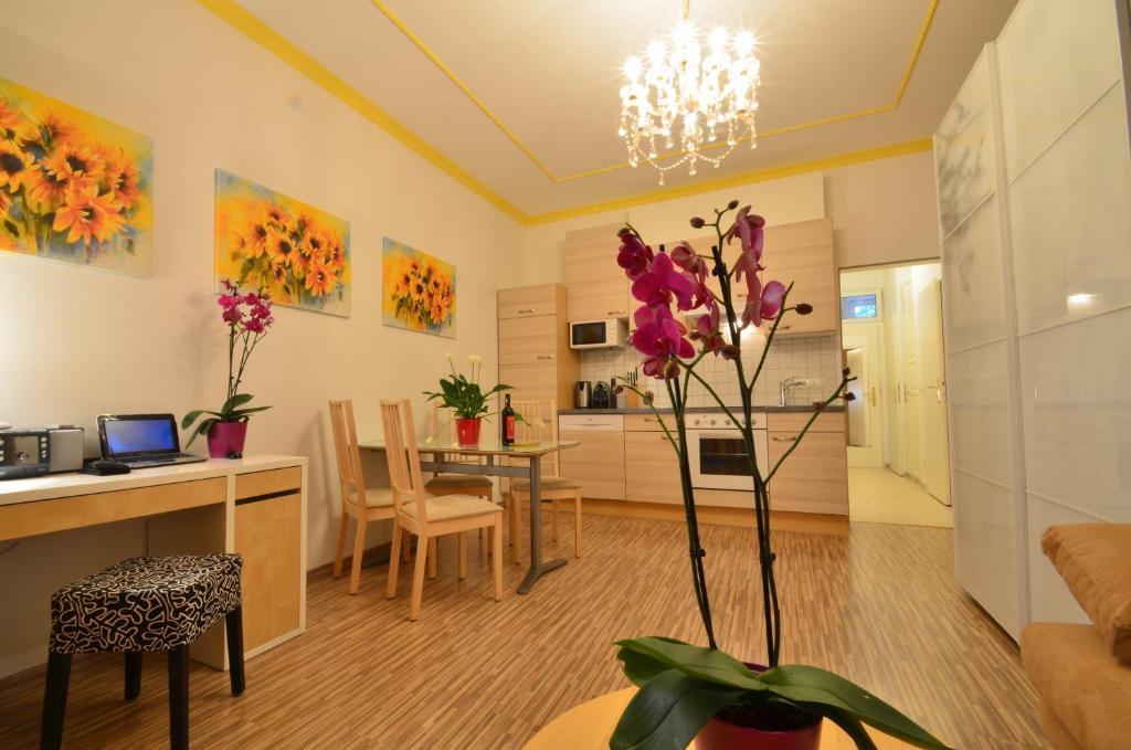 Ajo - Messe Flat - Self-check-in Aparthotel 3*